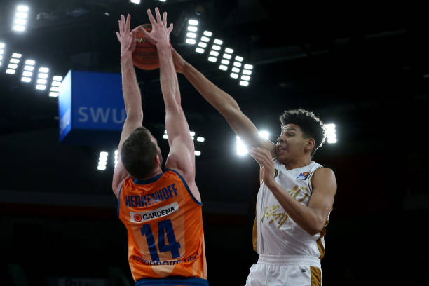 意外地将球 意外地将球